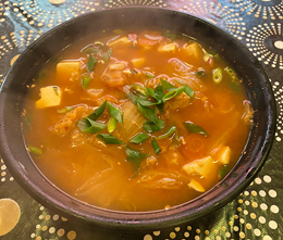 Koreańska zupa Kimchi Jjigae
